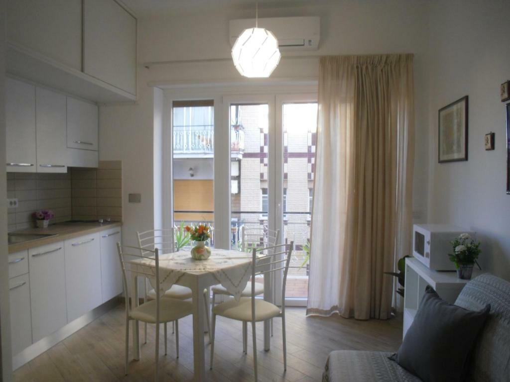 Lovely Little Apartment In Via Aurelia 로마 외부 사진